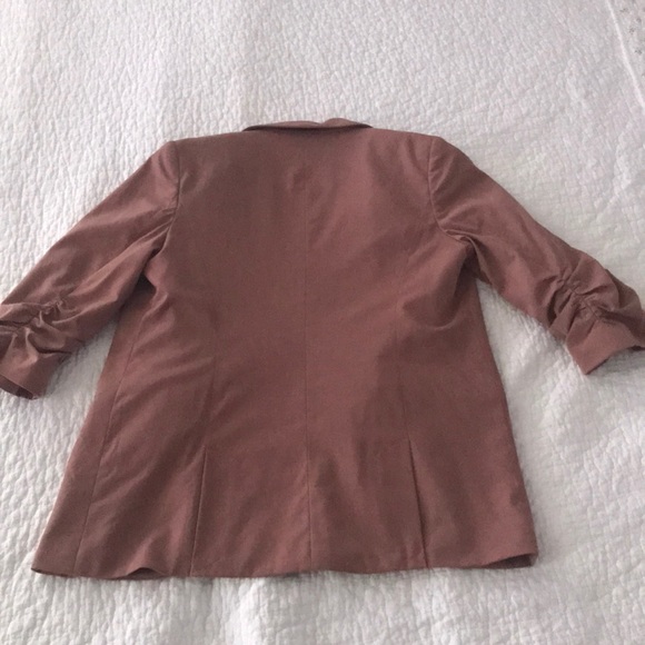 Blazer - Picture 5 of 5